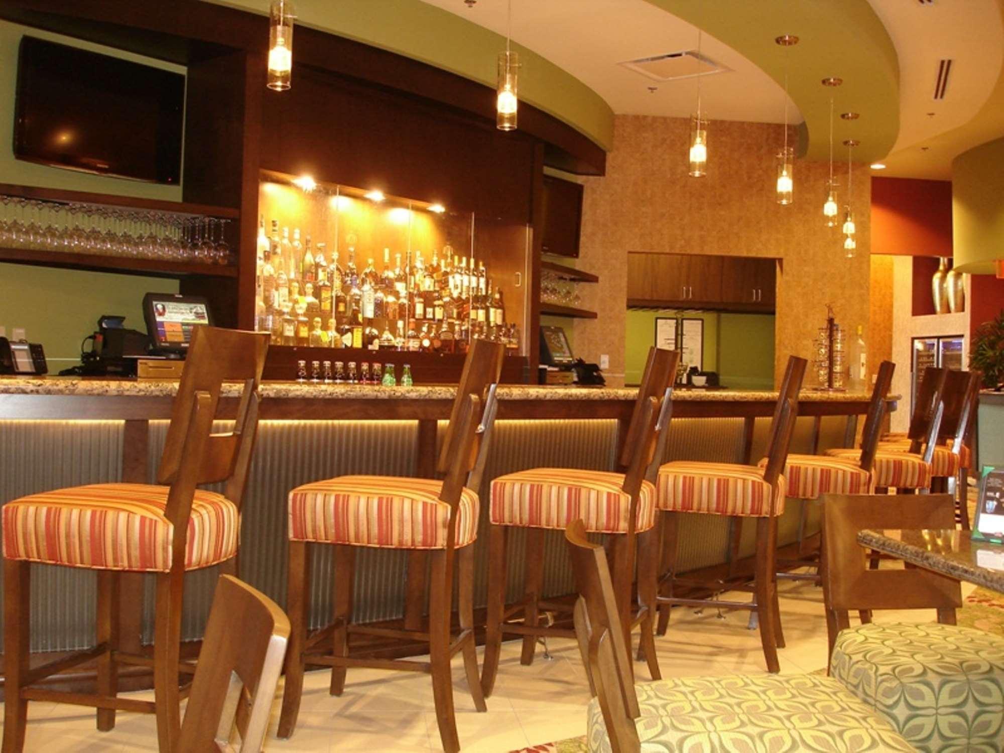 เอมบาสซี สวีท บาย ฮิลตัน เคนเนซอร์ ทาวน์ เซ็นเตอร์ Hotel ร้านอาหาร รูปภาพ