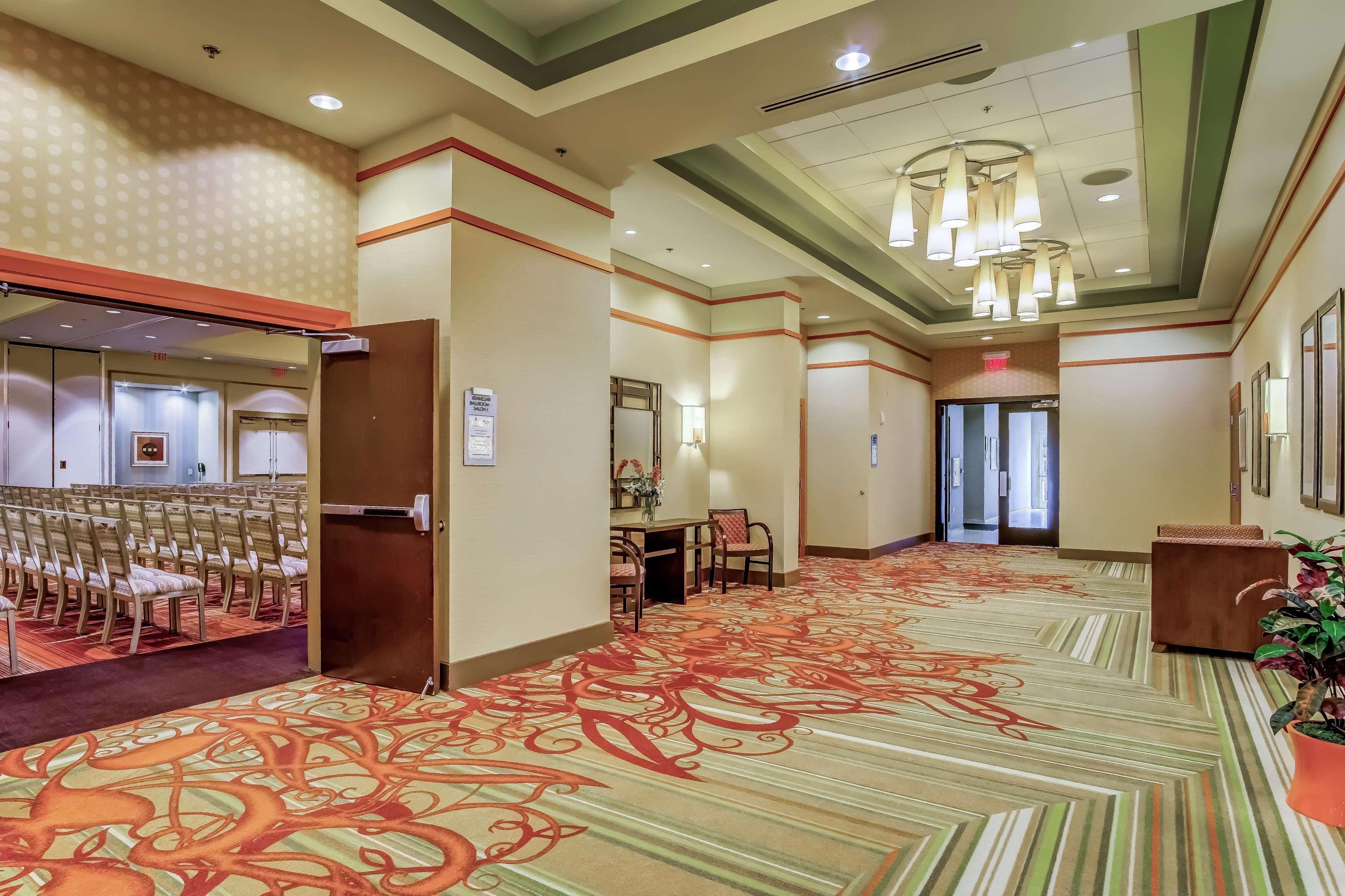 เอมบาสซี สวีท บาย ฮิลตัน เคนเนซอร์ ทาวน์ เซ็นเตอร์ Hotel ภายนอก รูปภาพ